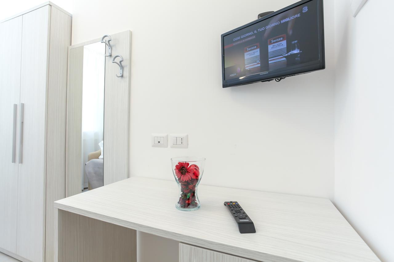 Hotel Tourist Meuble Rimini Kültér fotó